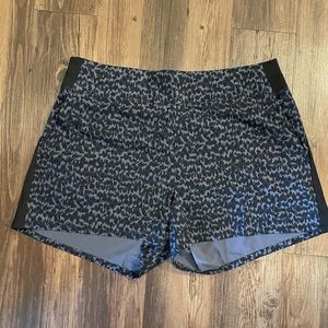 Athleta Printed Brooklyn Short